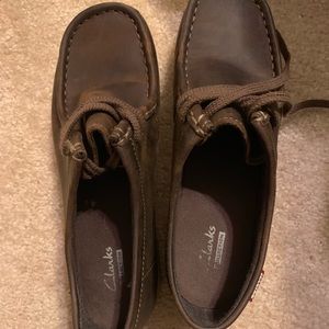 Brown Clark’s size 6 1/2